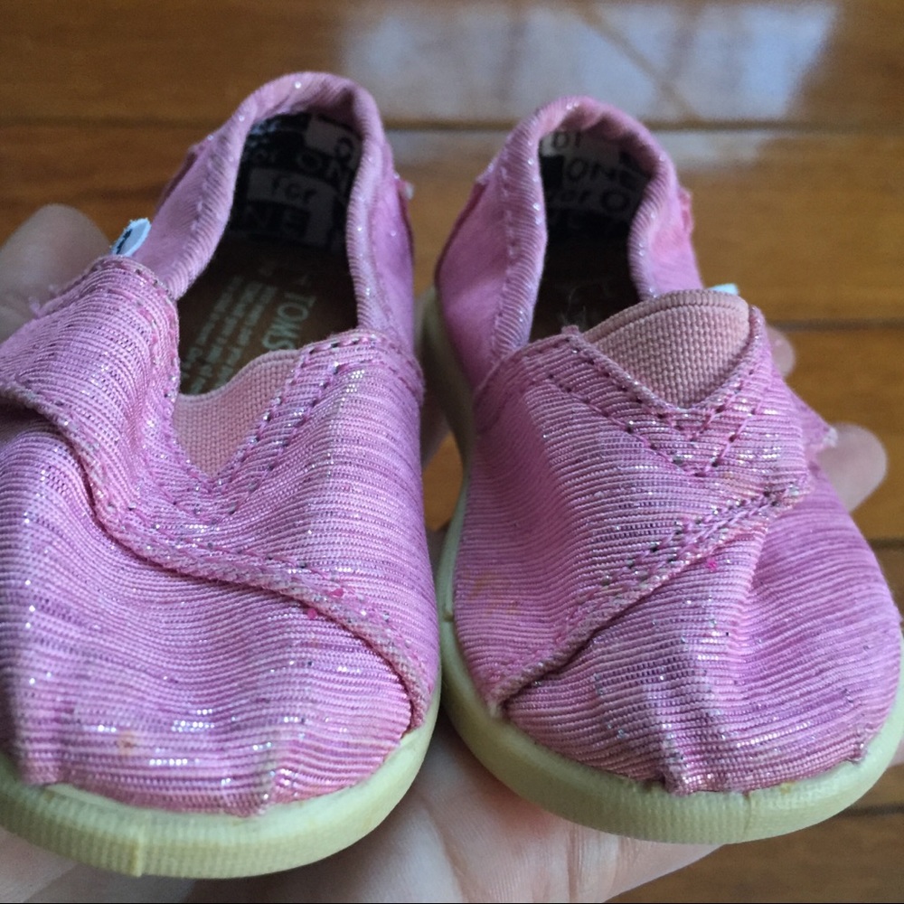 EUC! Like new! Pink sparkle toms - Picture 4 of 4